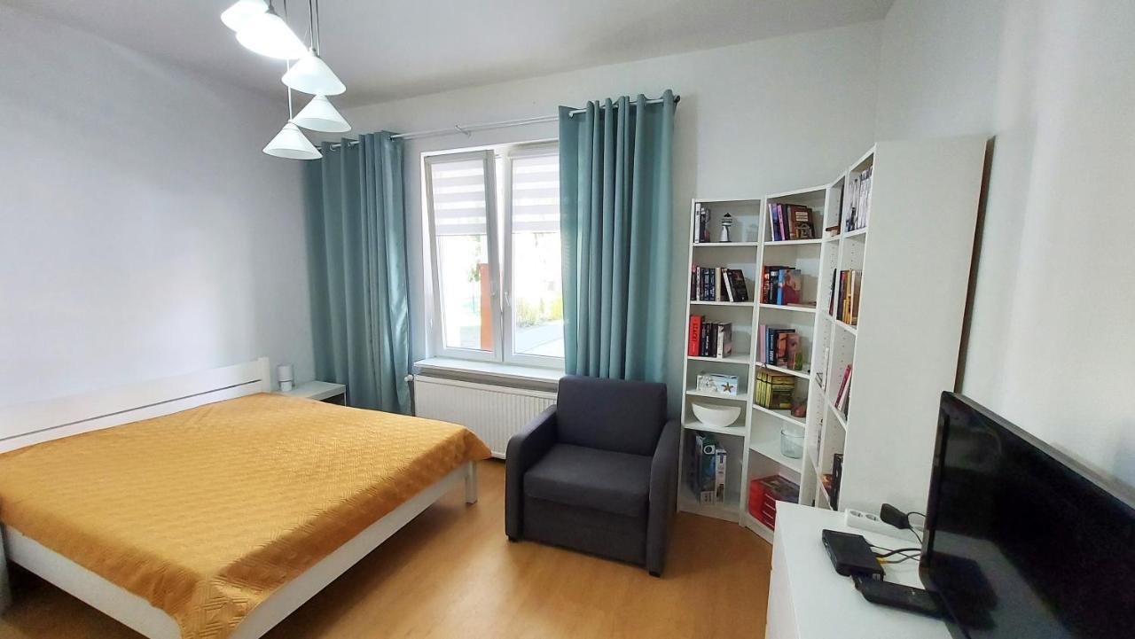 Apartament Blisko Morza Kolobrzeg-Podczele Lejlighed Eksteriør billede